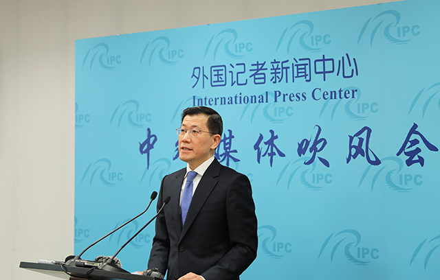 外交部领事司:中国护照"含金量"不断提高 公民出行更便利_桐庐新闻网