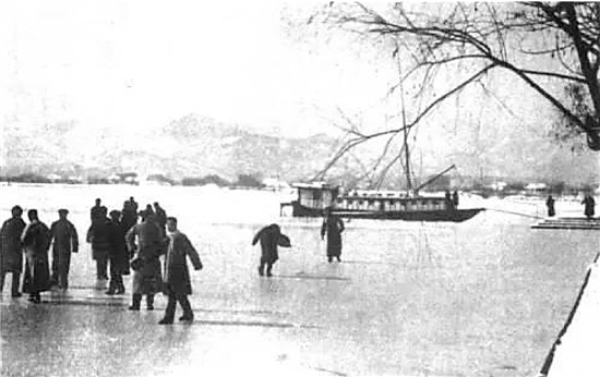 杭州将出现-11℃？西湖曾冰封20余天可走到三潭印月
