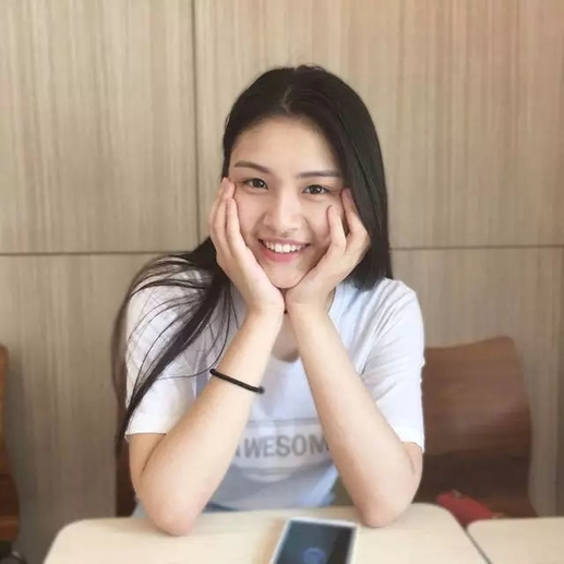 杭州美女大学生厉害了 老板们争先恐后要她们的作品! 杭州美女大学生厉害了 老板们争先恐后要她们的作品!
