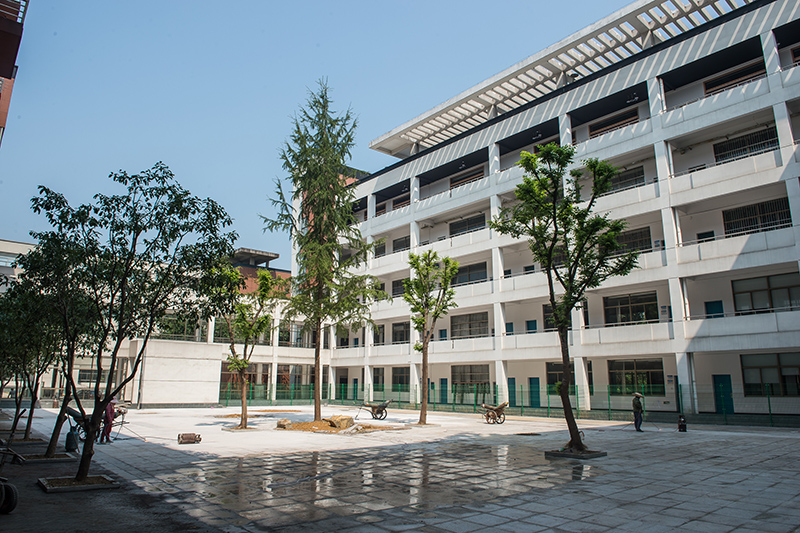 文正小学 "校中校"设施毫不马虎