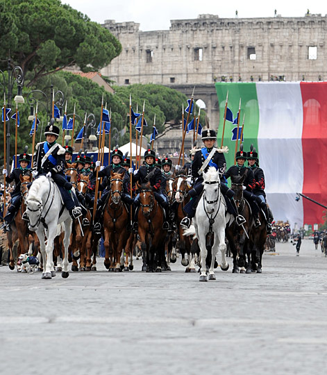 意大利举行阅兵式庆祝国庆日组图